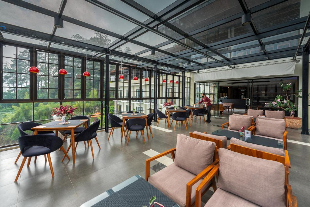 Nava Hotel Tawangmangu Εξωτερικό φωτογραφία