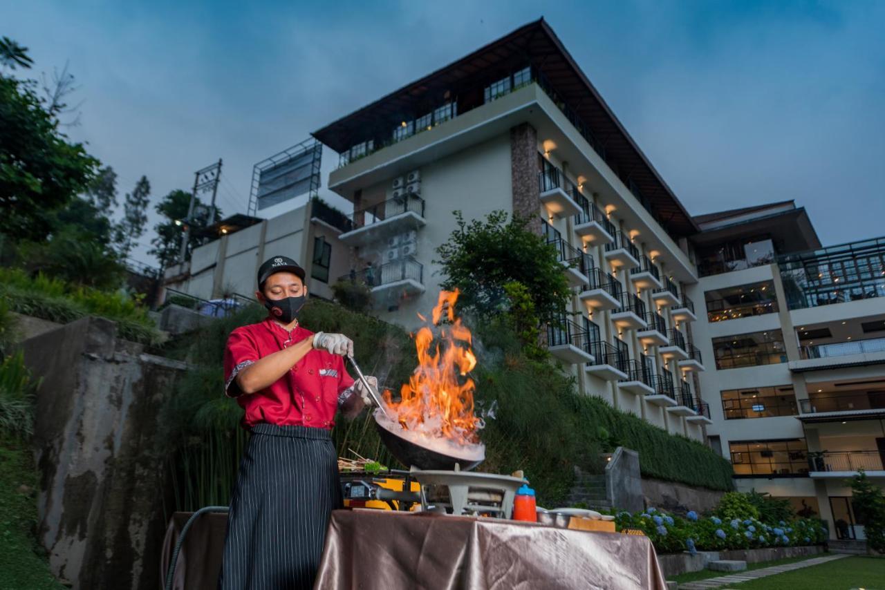 Nava Hotel Tawangmangu Εξωτερικό φωτογραφία