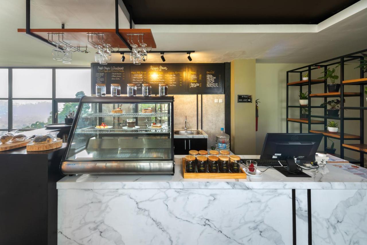 Nava Hotel Tawangmangu Εξωτερικό φωτογραφία