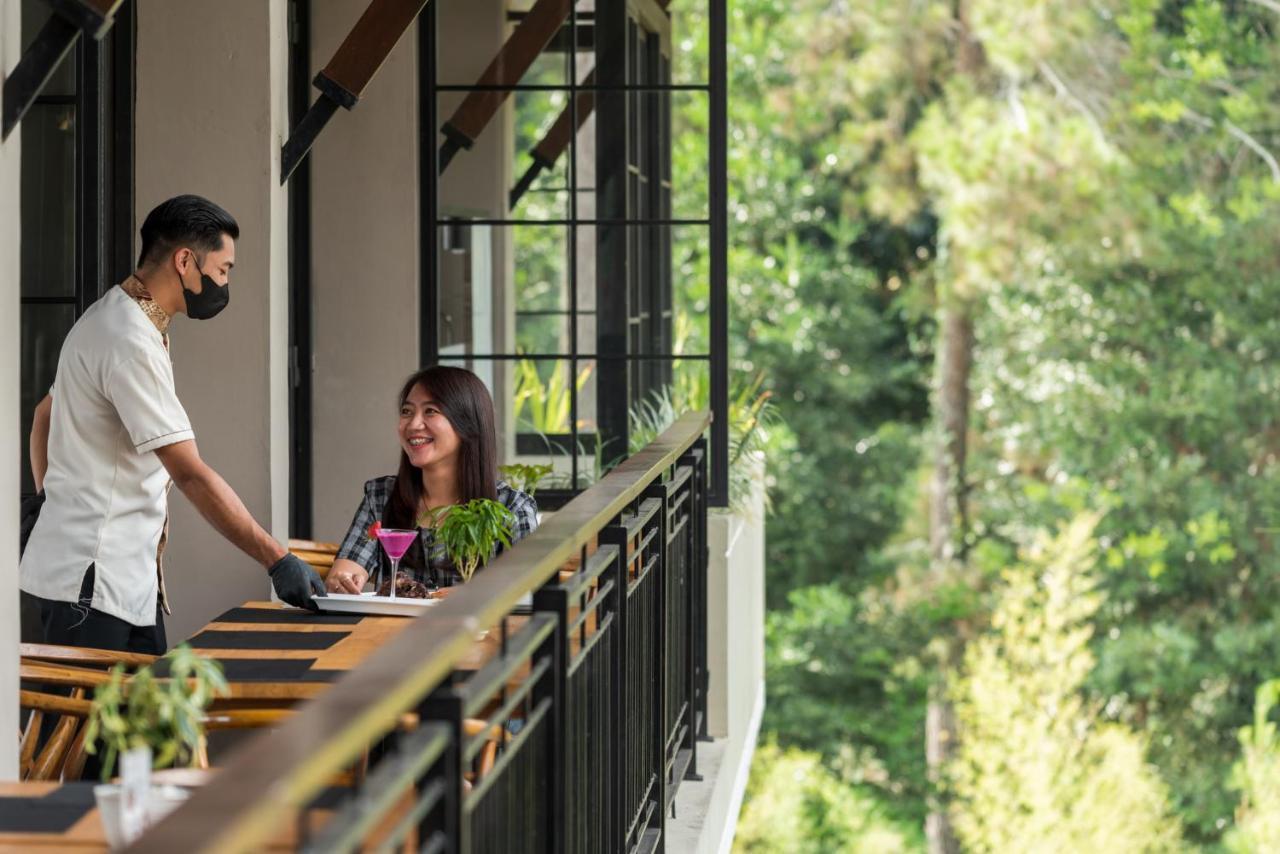 Nava Hotel Tawangmangu Εξωτερικό φωτογραφία