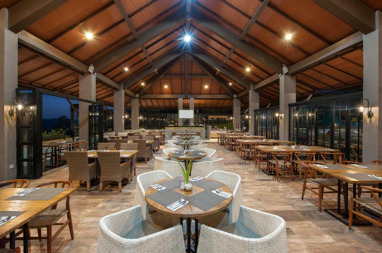 Nava Hotel Tawangmangu Εξωτερικό φωτογραφία