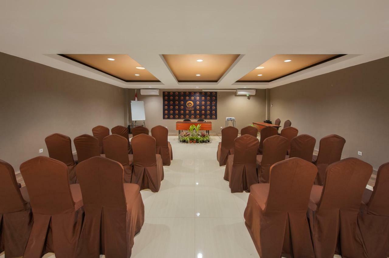 Nava Hotel Tawangmangu Εξωτερικό φωτογραφία