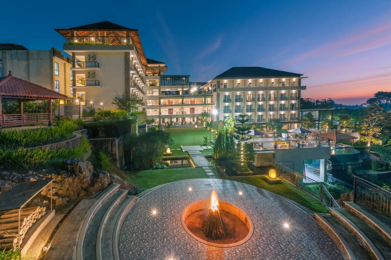 Nava Hotel Tawangmangu Εξωτερικό φωτογραφία