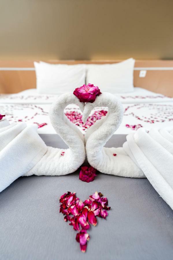 Nava Hotel Tawangmangu Εξωτερικό φωτογραφία